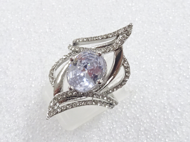 JAPANESE KIMONO / ANTIQUE CRYSTAL RING (SIZE 12)